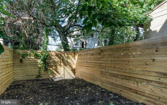 2021 W OXFORD ST, Philadelphia, PA 19121