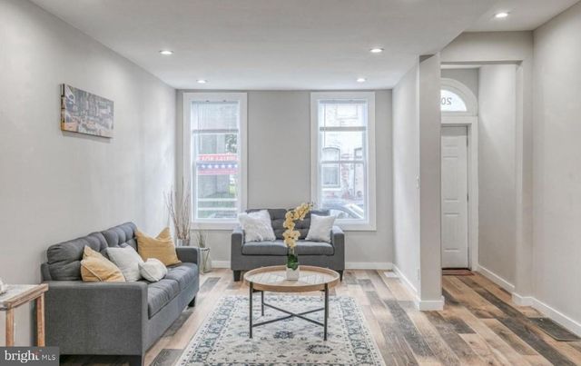 2021 W OXFORD ST, Philadelphia, PA 19121