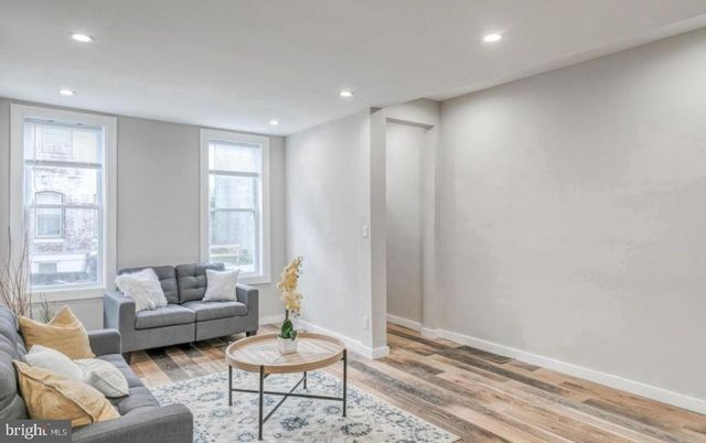 2021 W OXFORD ST, Philadelphia, PA 19121