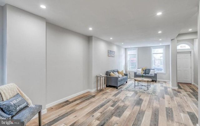 2021 W OXFORD ST, Philadelphia, PA 19121