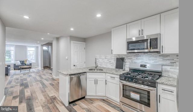 2021 W OXFORD ST, Philadelphia, PA 19121