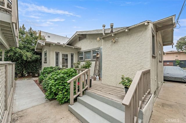 905 Gardenia, Long Beach, CA 90813