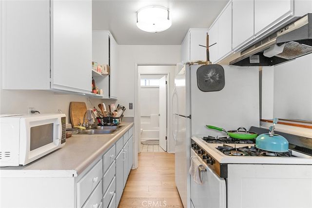 905 Gardenia, Long Beach, CA 90813