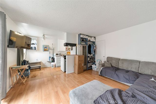 905 Gardenia, Long Beach, CA 90813