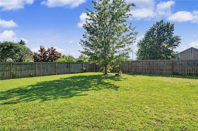420 Cattleman Court, Lawrence, KS 66049