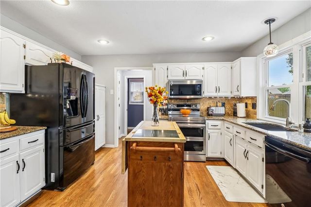 5115 NW 66th Terrace, Kansas City, MO 64151