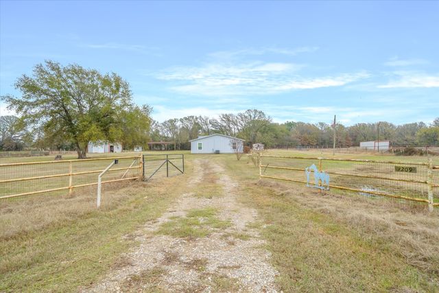 2209 Hare Lane, Greenville, TX 75402