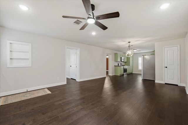 2209 Hare Lane, Greenville, TX 75402