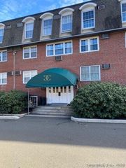 34 Padanaram Road, Danbury, CT 06811