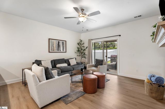 2622 Karkinnen Way, Moore, SC 29369