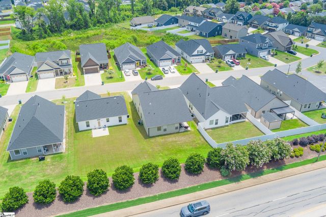 2622 Karkinnen Way, Moore, SC 29369