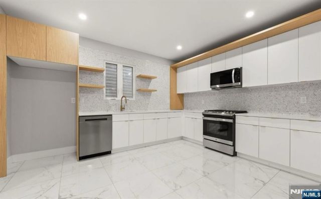 104 Hollywood Avenue, East Orange, NJ 07018