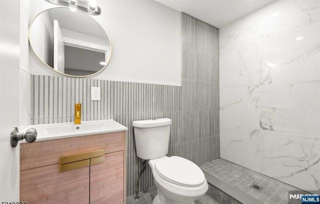 104 Hollywood Avenue, East Orange, NJ 07018