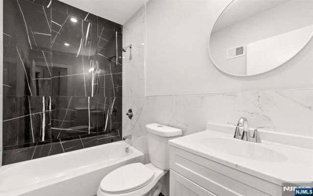 104 Hollywood Avenue, East Orange, NJ 07018