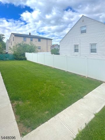 441 W 1St Ave, Roselle Boro, NJ 07203