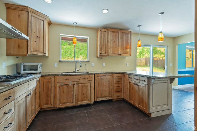 9473 S HUNTS END DR, Sandy, UT 84092