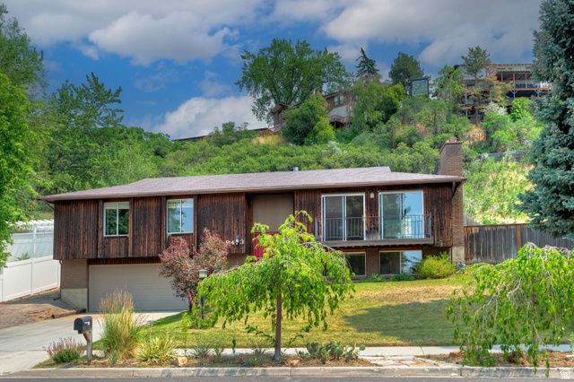 9473 S HUNTS END DR, Sandy, UT 84092