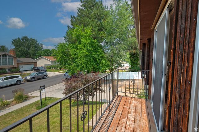9473 S HUNTS END DR, Sandy, UT 84092