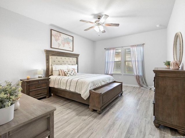 8935 Holland Park, Converse, TX 78109