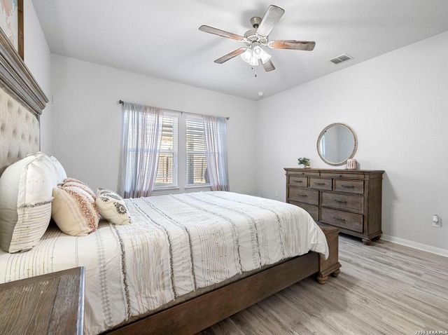 8935 Holland Park, Converse, TX 78109