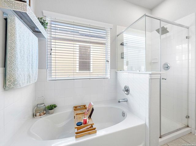 8935 Holland Park, Converse, TX 78109