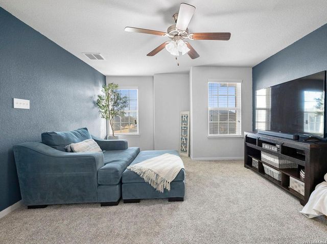 8935 Holland Park, Converse, TX 78109