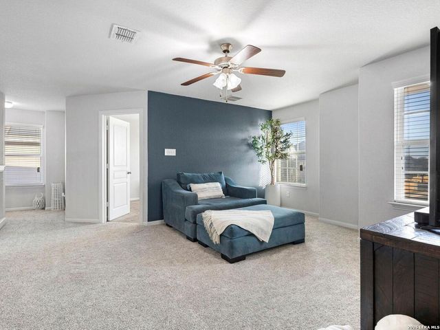 8935 Holland Park, Converse, TX 78109