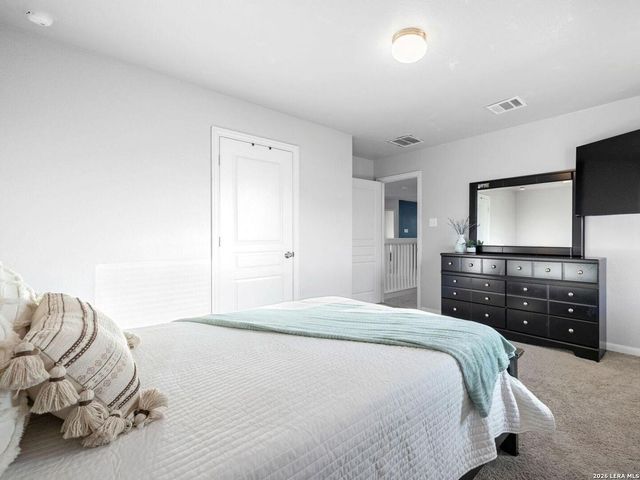 8935 Holland Park, Converse, TX 78109