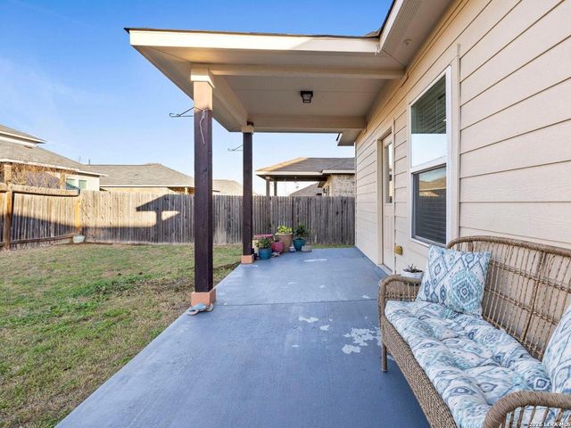 8935 Holland Park, Converse, TX 78109