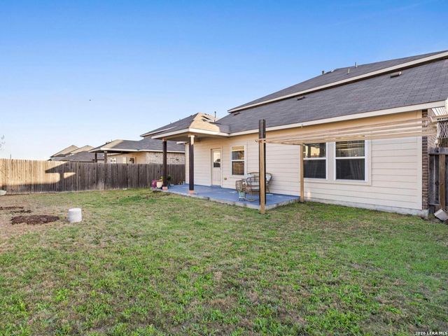 8935 Holland Park, Converse, TX 78109