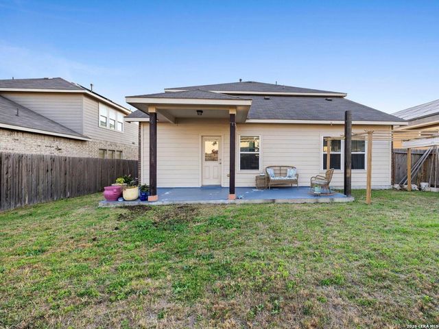 8935 Holland Park, Converse, TX 78109