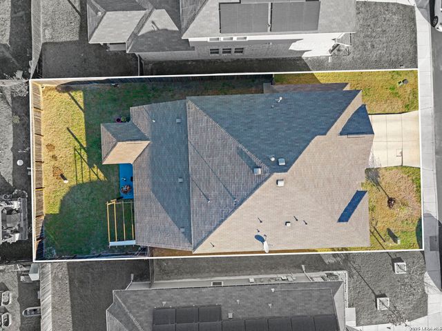 8935 Holland Park, Converse, TX 78109