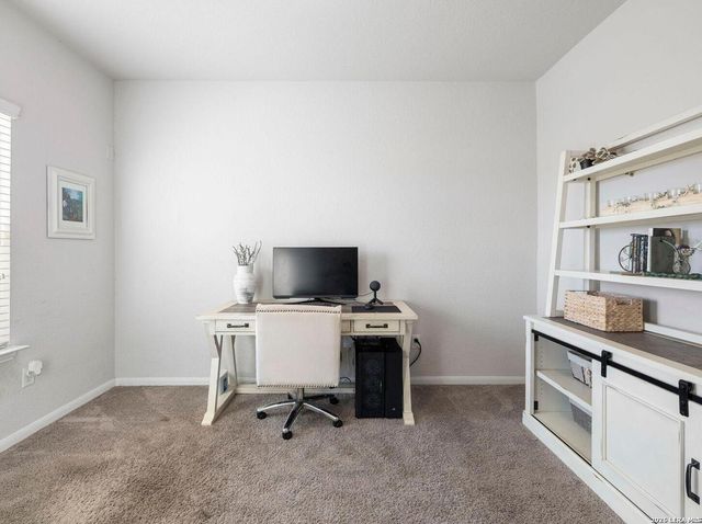 8935 Holland Park, Converse, TX 78109