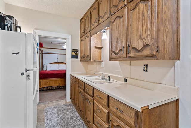 502 W 6th Street, Mcgregor, TX 76657