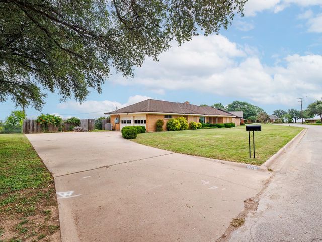 905 High Road, Coleman, TX 76834