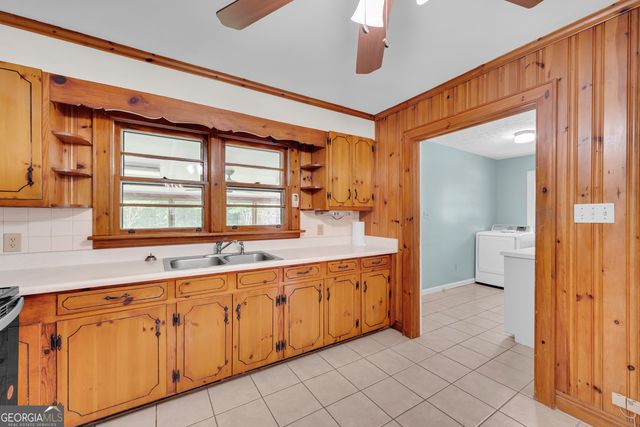 128 Smith Street, Hartwell, GA 30643