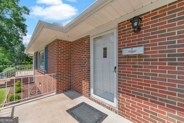128 Smith Street, Hartwell, GA 30643