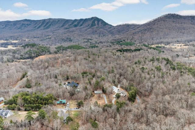 268 Burning Oaks Drive, Sevierville, TN 37876