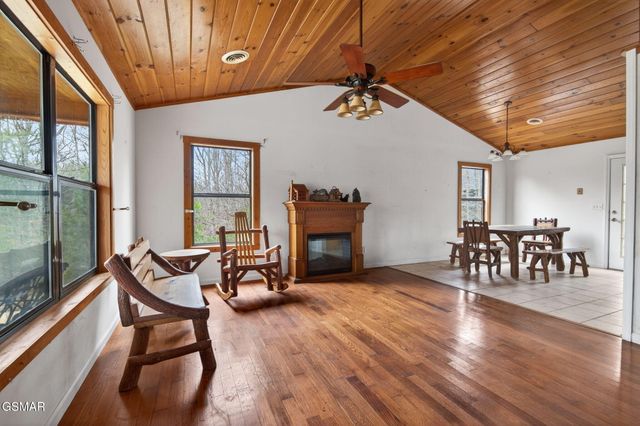 268 Burning Oaks Drive, Sevierville, TN 37876