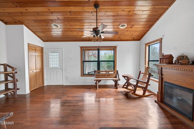 268 Burning Oaks Drive, Sevierville, TN 37876