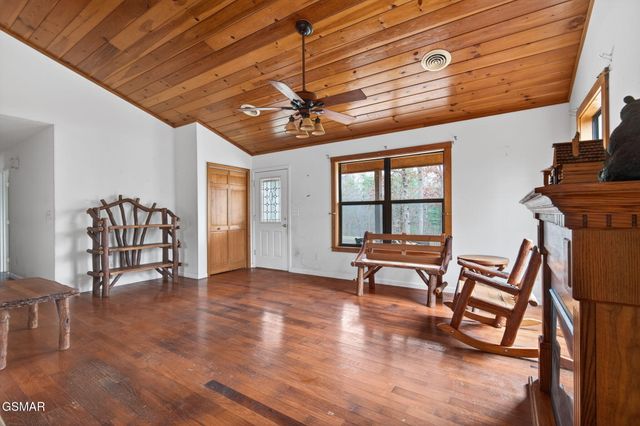 268 Burning Oaks Drive, Sevierville, TN 37876