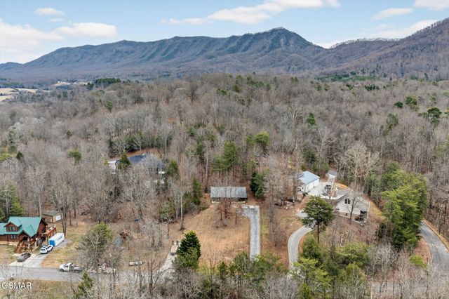 268 Burning Oaks Drive, Sevierville, TN 37876