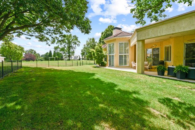 5650 South Coldstream Drive, Springfield, MO 65809