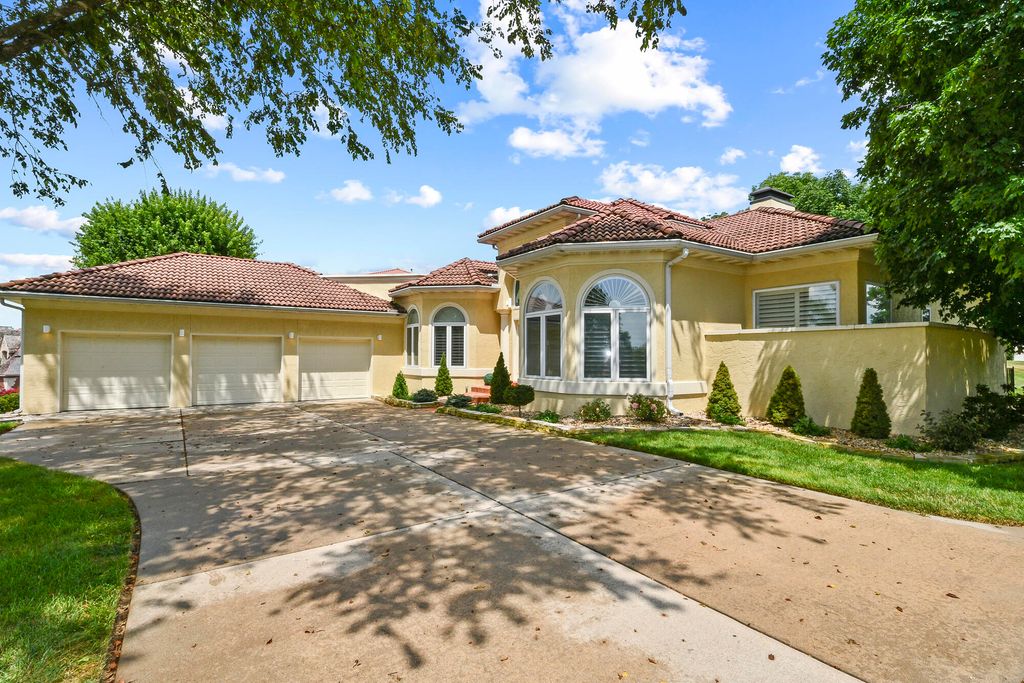 5650 South Coldstream Drive, Springfield, MO 65809