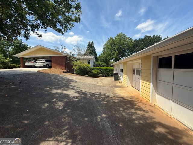 580 Hurt Road SW, Smyrna, GA 30082