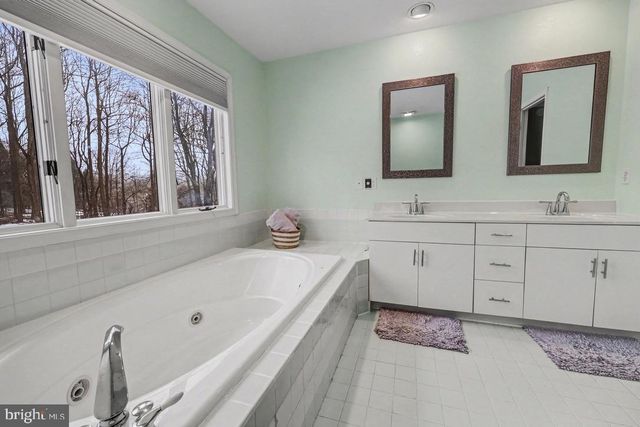 1147 JILL DR, Hummelstown, PA 17036