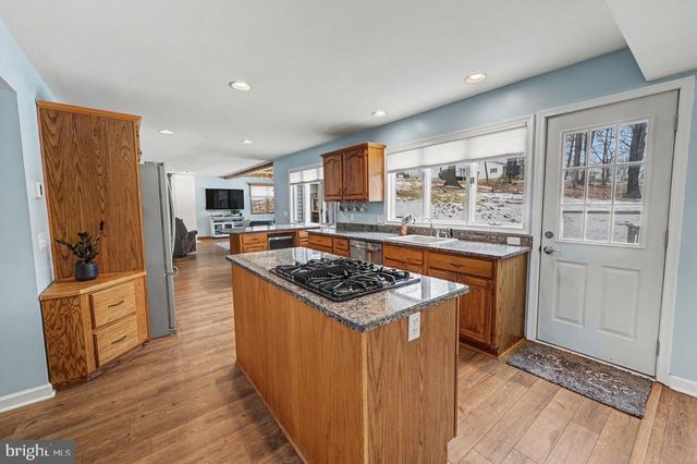 1147 JILL DR, Hummelstown, PA 17036