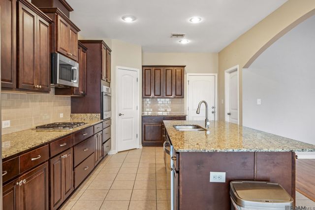 13440 Larch Ct, Denham Springs, LA 70726