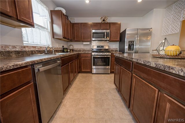 102 Florence Lane, Amherst, NY 14228
