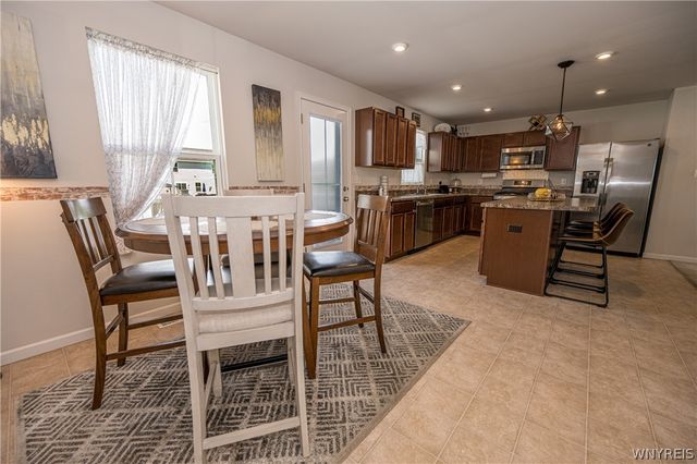 102 Florence Lane, Amherst, NY 14228